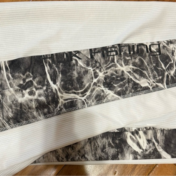 Huk Elements Icon 1/4 Zip Shirt - Picture 6 of 6